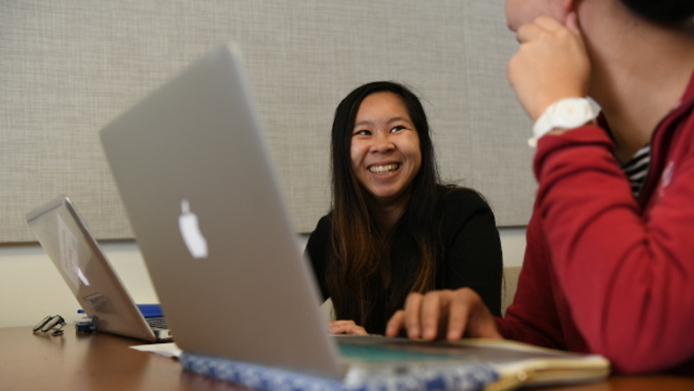 A student meeting with her advisor