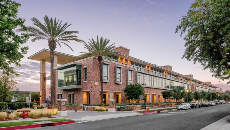 Horizontal shot of Keck Center at Chapman University