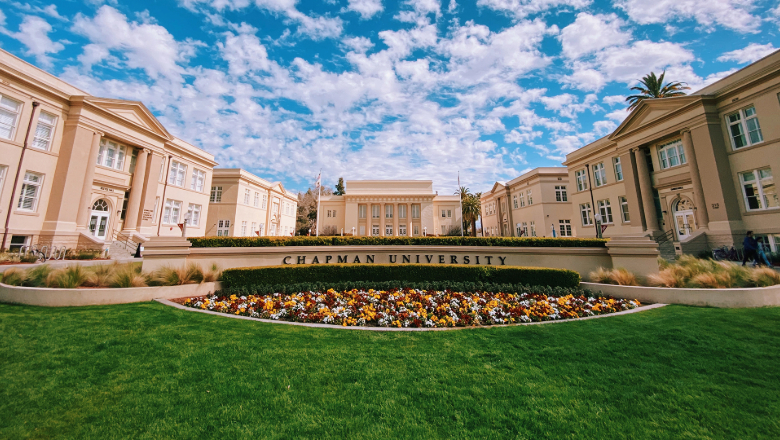 Picture of memorial Lawn at Chapman Univeisity.