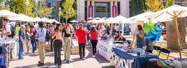 Chapman students touring career fair in Attallah Piazza