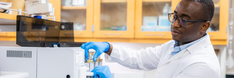 Collage of Pharmaceutical Sciences students in the lab at the Rinker Campus