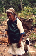 Fernadita con canasto y perro